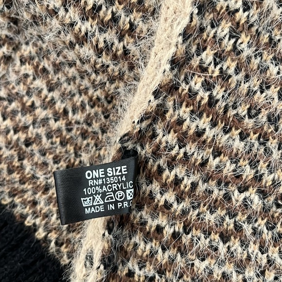 Animal print cardigan by Janice Apparel - Picture 4 of 6